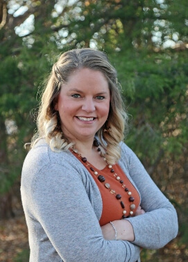 Headshot of Agent/Trainee Appraiser/Office Manager, Heather Dobbs